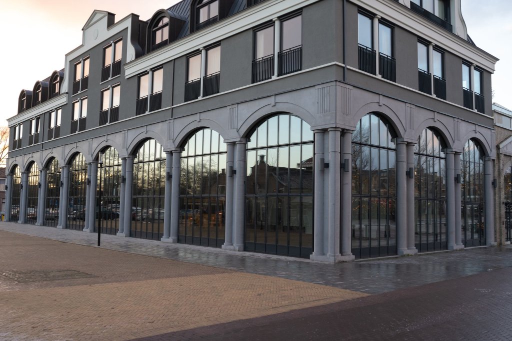 Stalen puien van de Markthal in Purmerend